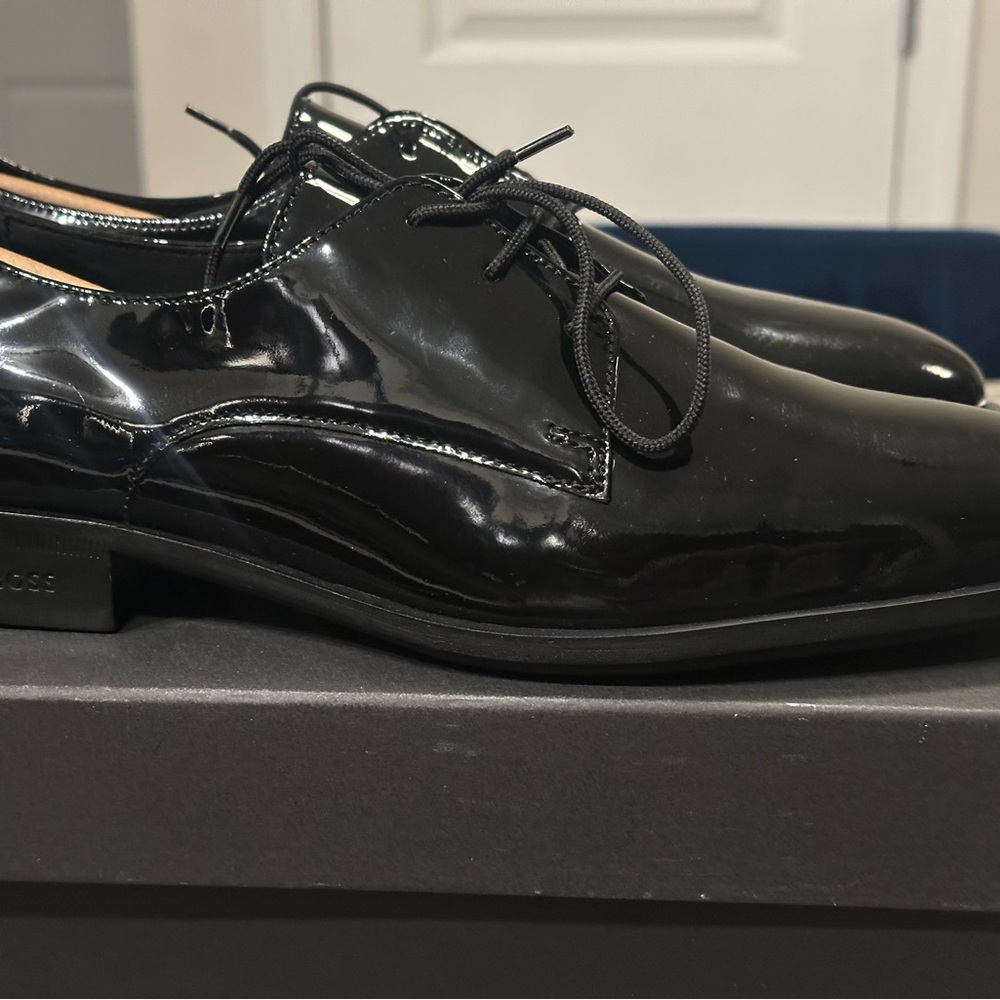 Hugo Boss Black Patent Leather Oxfords for Formal Occasions